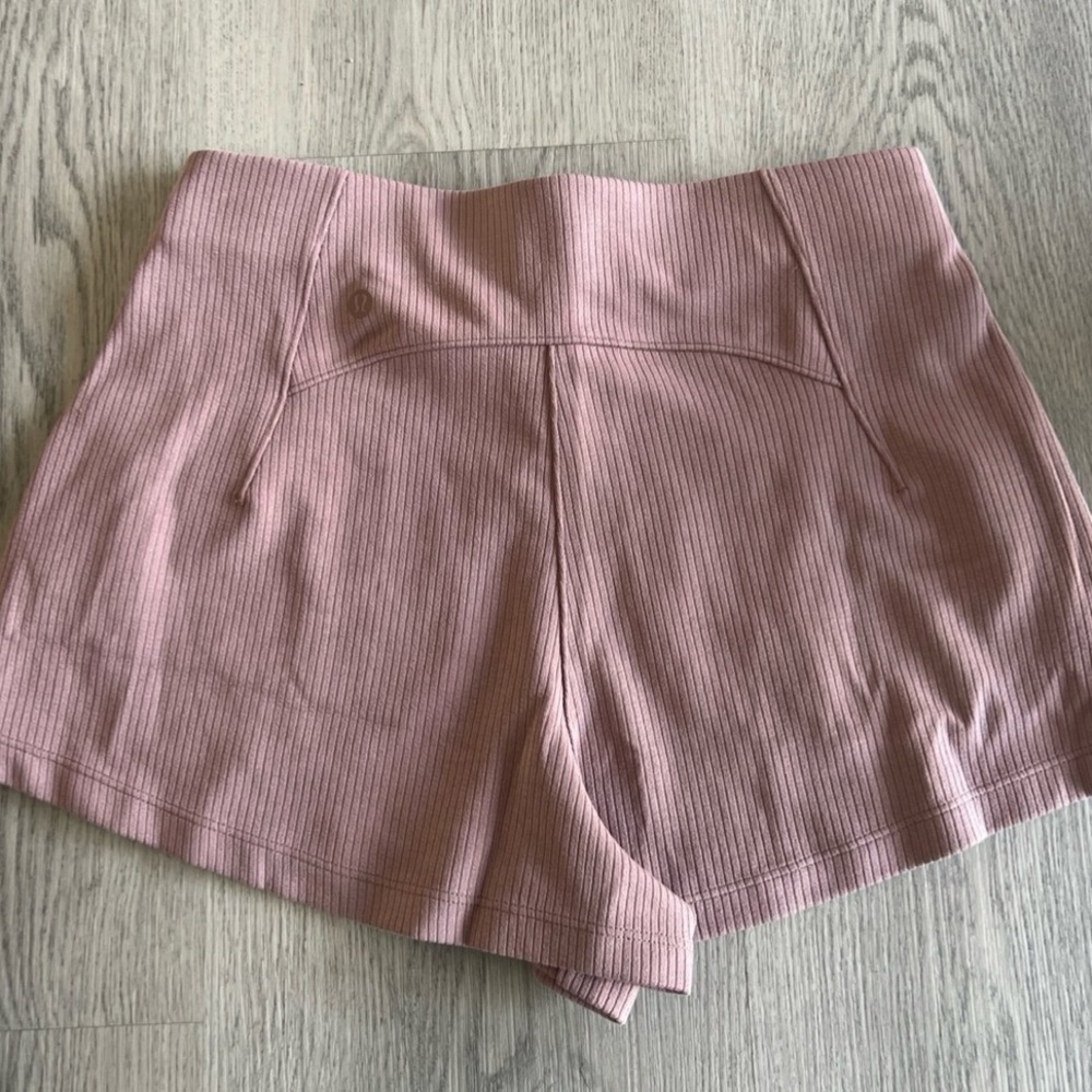 ❤️ Lululemon Ribbed Softstreme HR Short 2”Twilight Rose Size 6 NWT